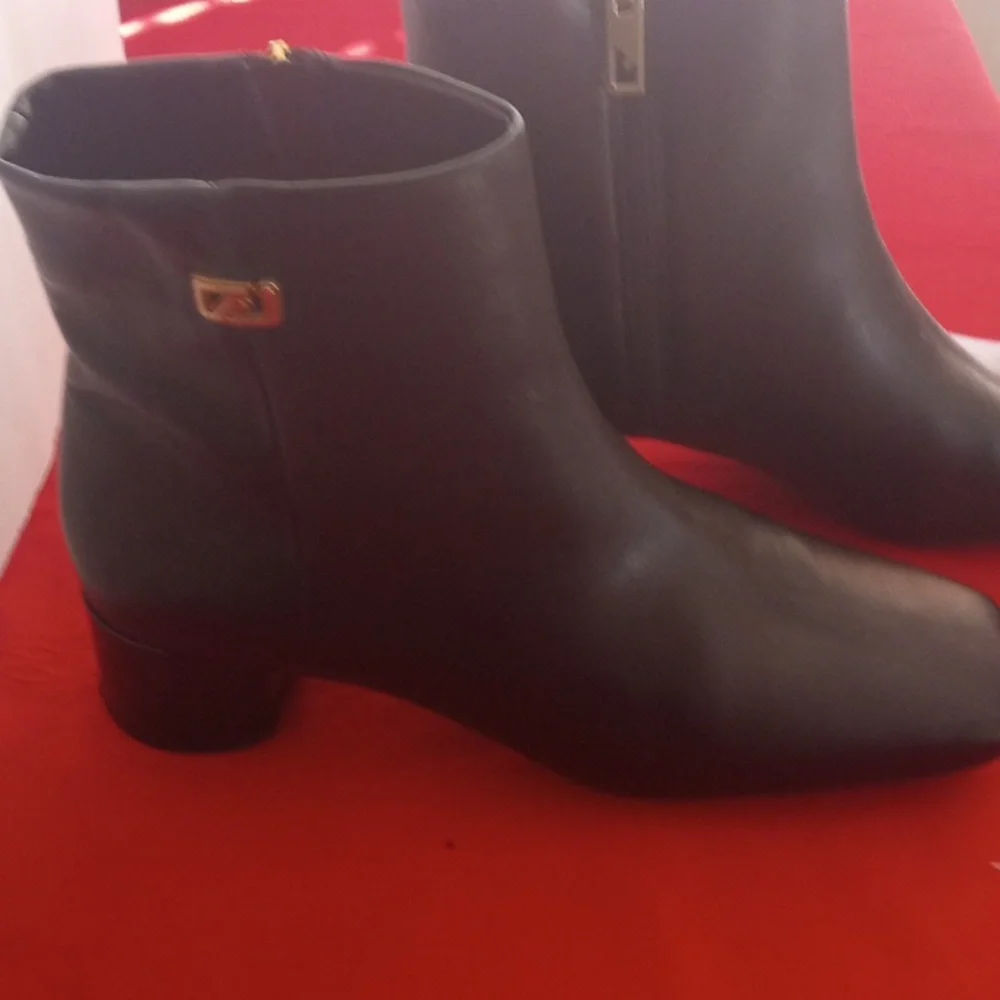 Women's Franco Sarto Black Ankle Boots - Picture 5 of 8